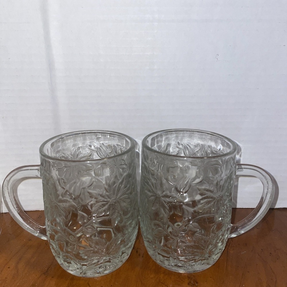 Princess House "Fantasia "  Clear Poinsettia Crystal Coffee Mugs Set Of 2